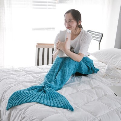 Mermaid Dreams Knit Blanket – Cozy Tail for Your Inner Princess