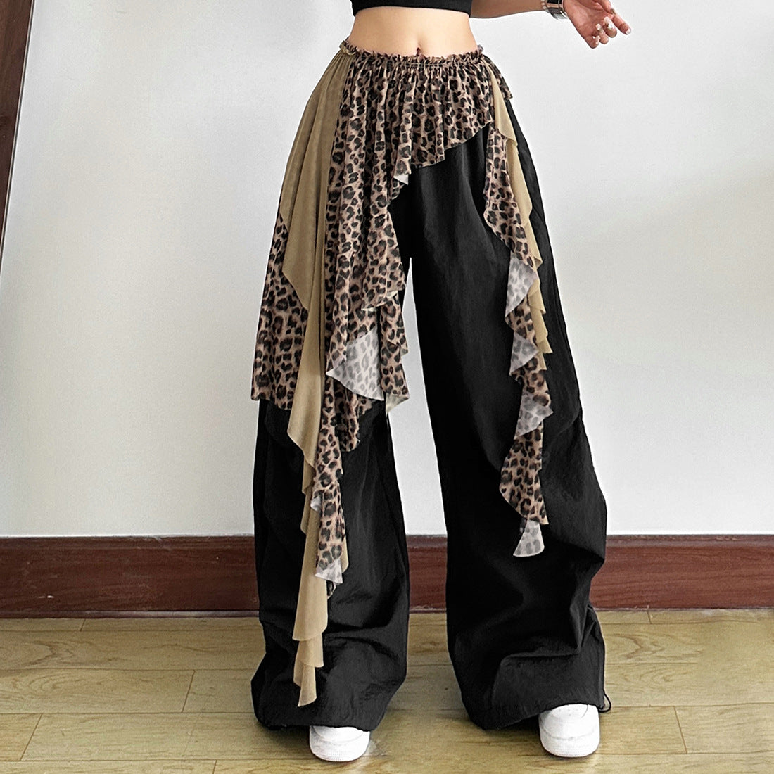 Small and versatile irregular ribbon decorations for women