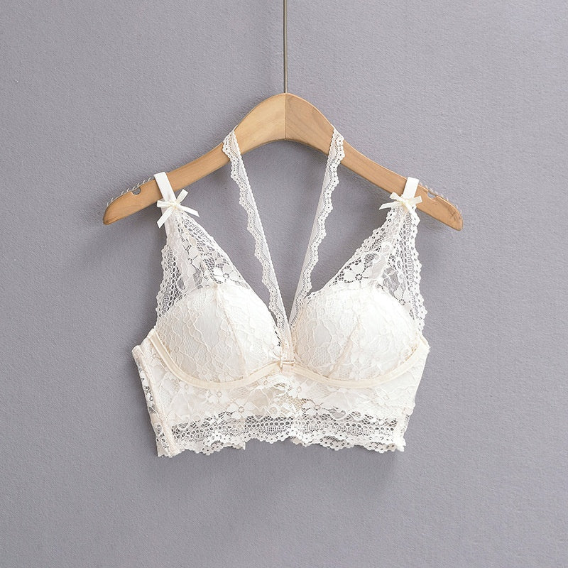 Lace neck and strapless strap